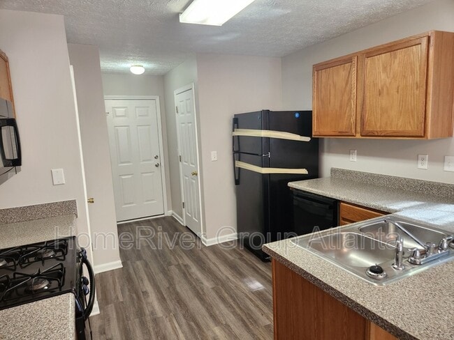 Building Photo - 130 Lake Birch Dr