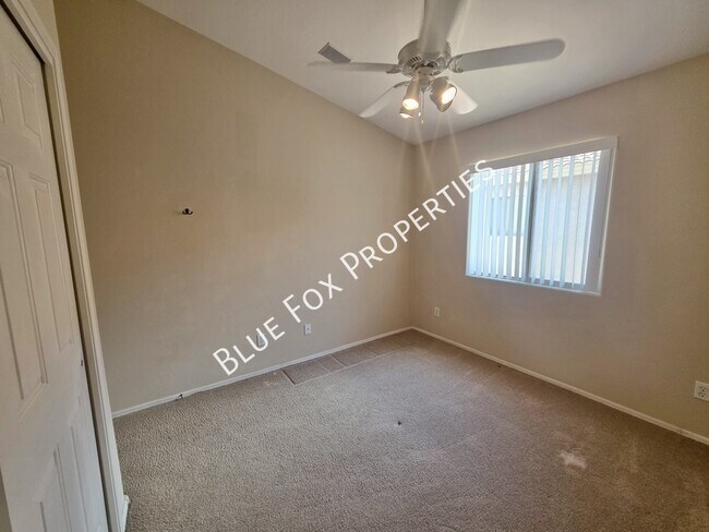 Building Photo - 6078 N Panorama Park Dr