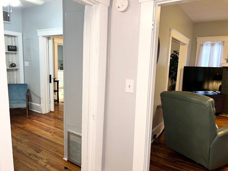 Building Photo - 1039 Riviera St