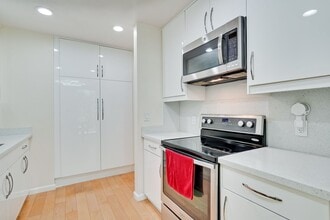 Building Photo - 505 Cypress Point Dr