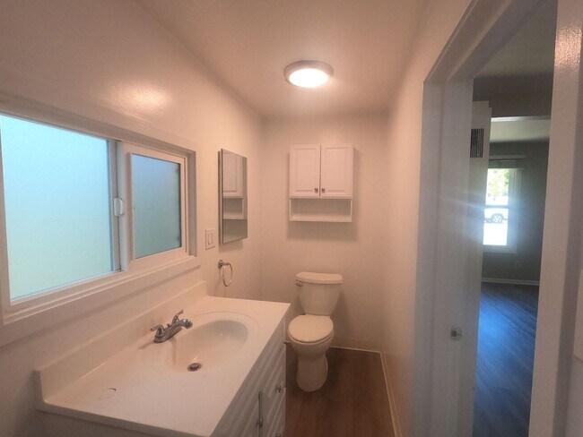 Building Photo - CHARMING TWO BEDROOM SAN RAFAEL HOME A FEW BLOCKS FROM DOWNTOWN