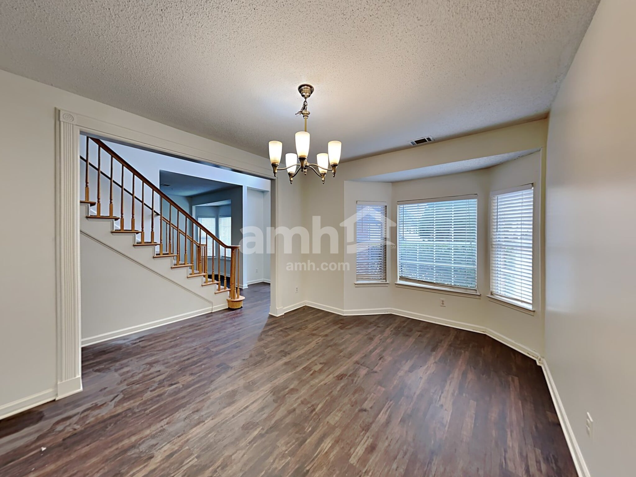 Building Photo - 1209 Lainster Dr SE