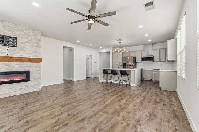 Building Photo - 1292 Paseo Belleza