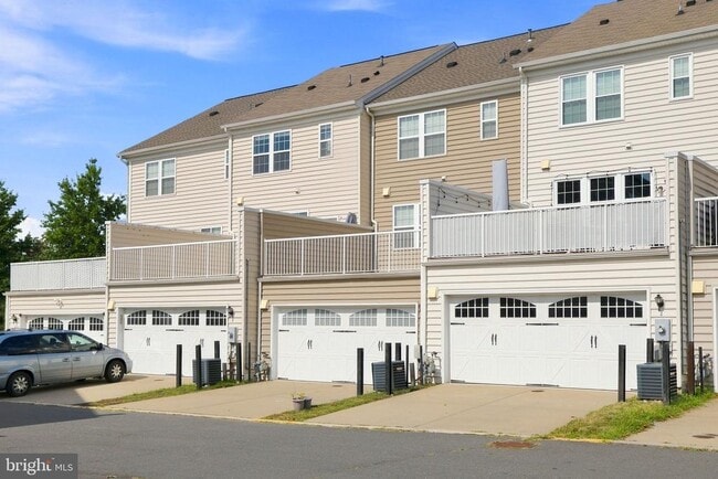 Building Photo - 25678 Pleasant Valley Rd