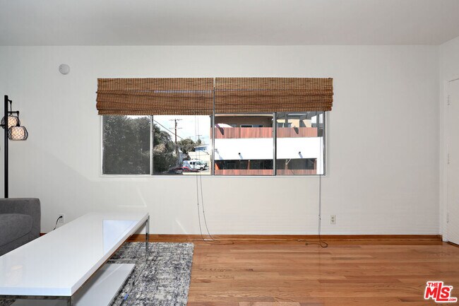 Building Photo - 3743 McLaughlin Ave