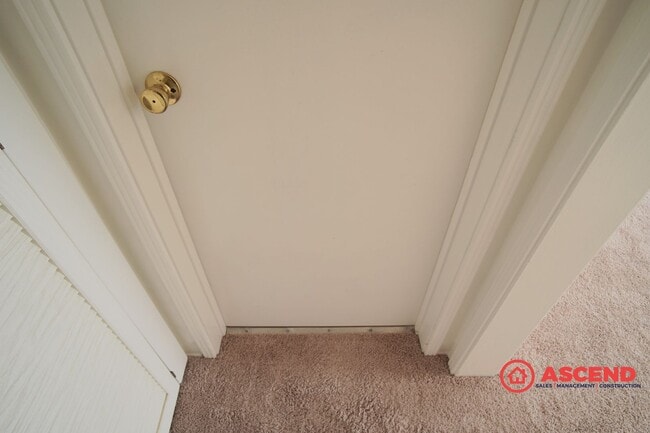 Building Photo - 2301 Olympic Dr