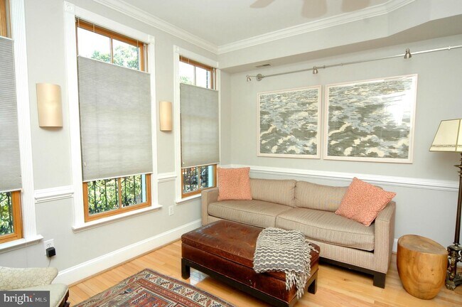 Building Photo - 706 S Bond St