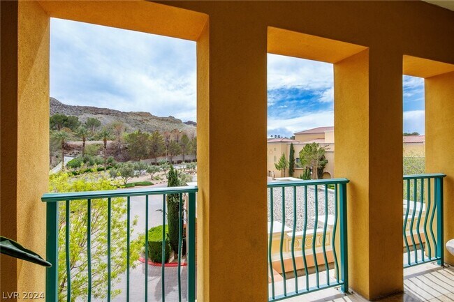 Building Photo - 30 Strada Di Villaggio