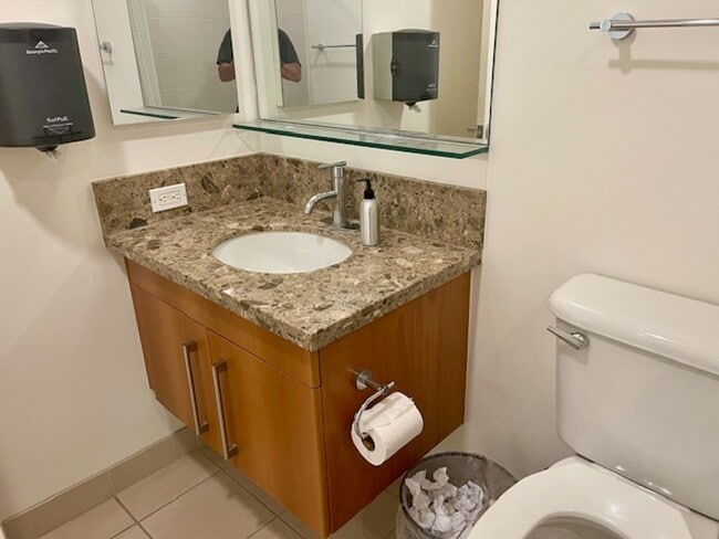 Building Photo - Great East Village Rental