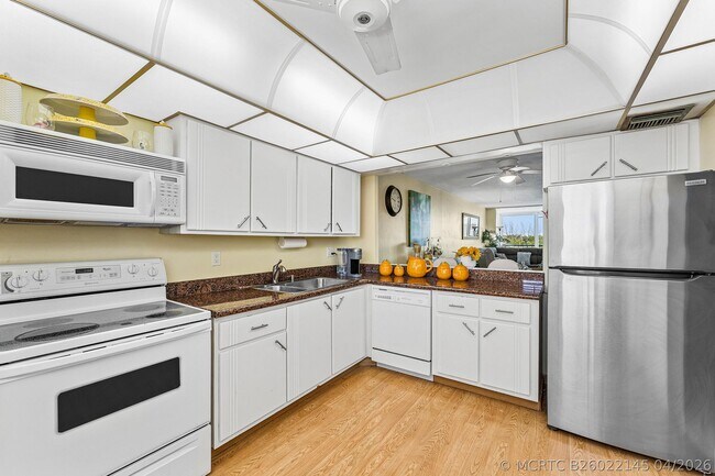 Building Photo - 1631 Riverview Rd