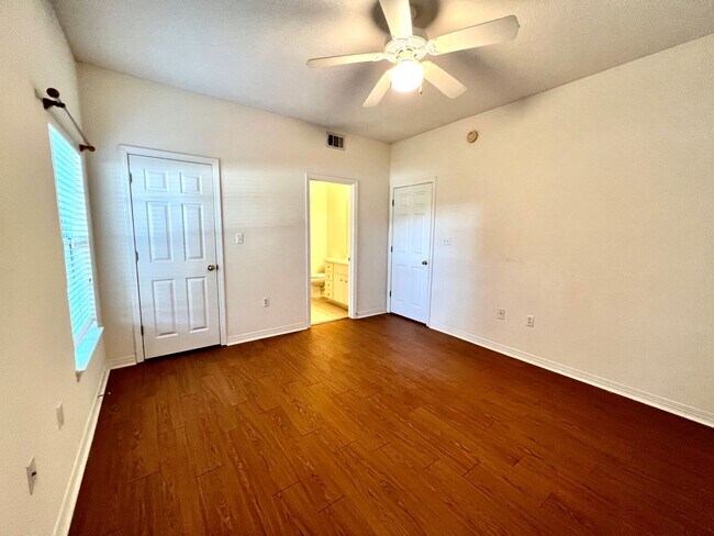 Building Photo - First floor unit!