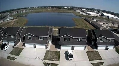 Building Photo - Looking For Convenience? Well, Look No Further!
