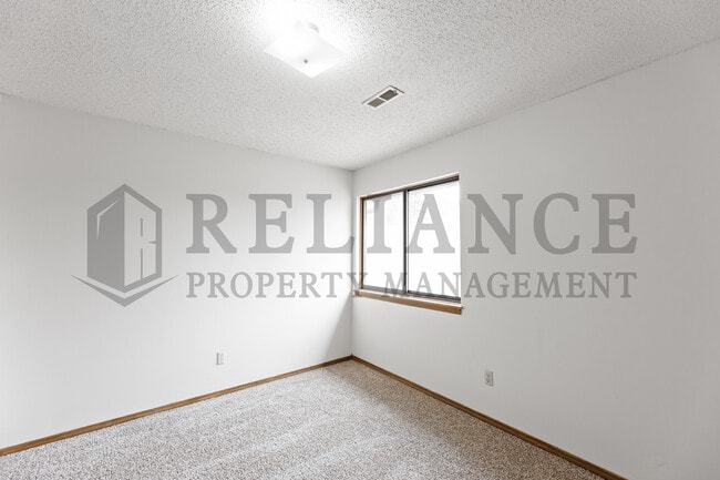 Building Photo - 1518 S Todd Pl