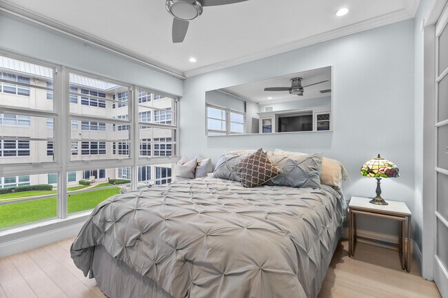 Building Photo - 3851 N Ocean Blvd