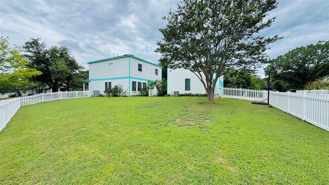 Building Photo - 401 Witte Rd