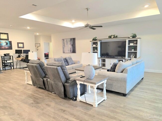Building Photo - 8055 Silver Maple Dr