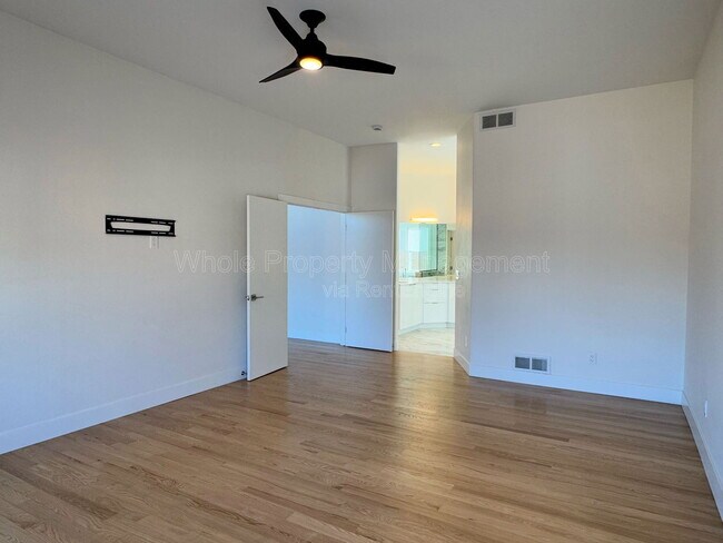 Building Photo - 14973 W 32nd Dr