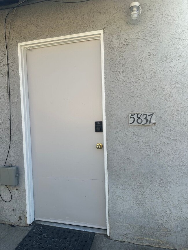 Building Photo - 5837 Picker St