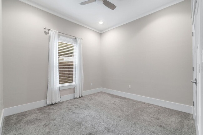 Building Photo - 52 Okahatchee Cir SE