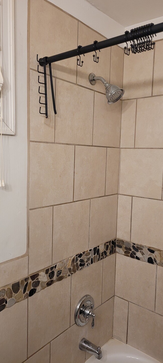 Building Photo - 1248 16th St NE