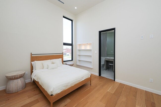 Building Photo - 3013 George Martin Dr