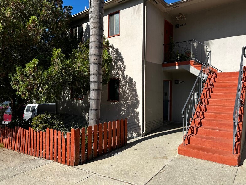 Building Photo - 5003 Aldama St