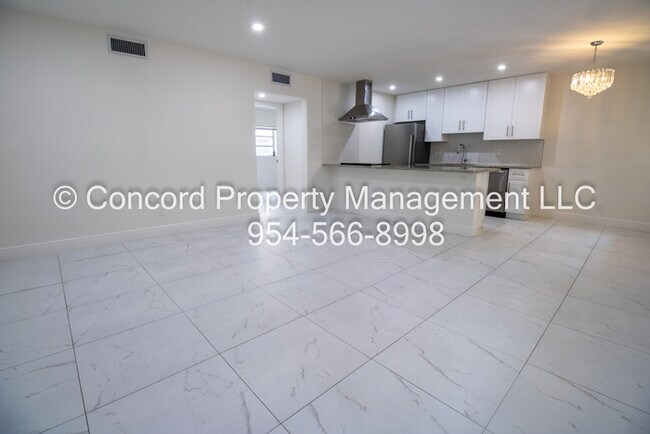 Building Photo - Updated 2 BR- Open Layout- Island Kitchen-Pool- Central AC