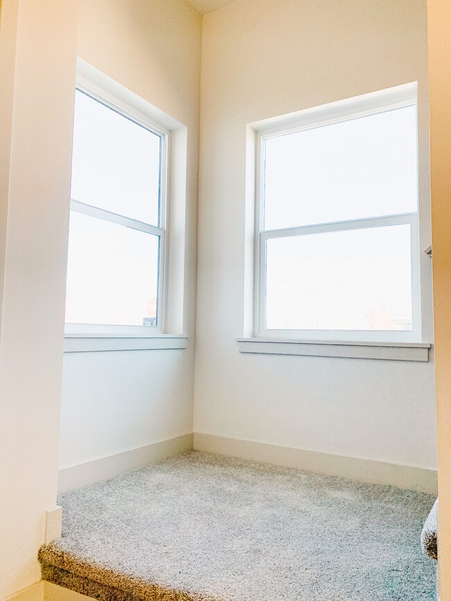 Building Photo - 1200 E 4500 S