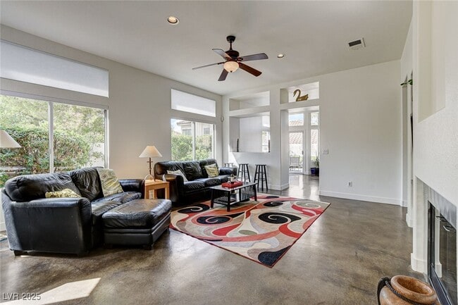 Building Photo - 9244 Pitching Wedge Dr