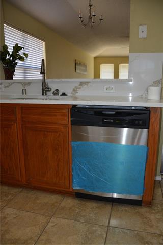 Building Photo - 9809 Carter Dr