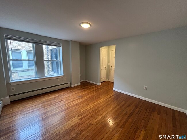 Building Photo - 213 Golden Hill St