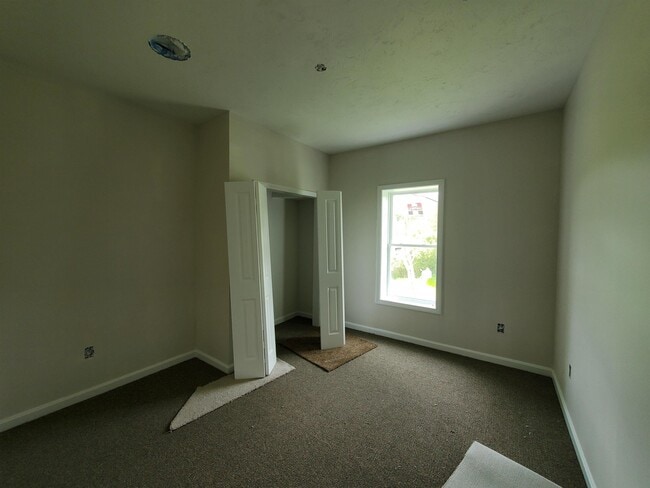 Building Photo - 17 Canaan St