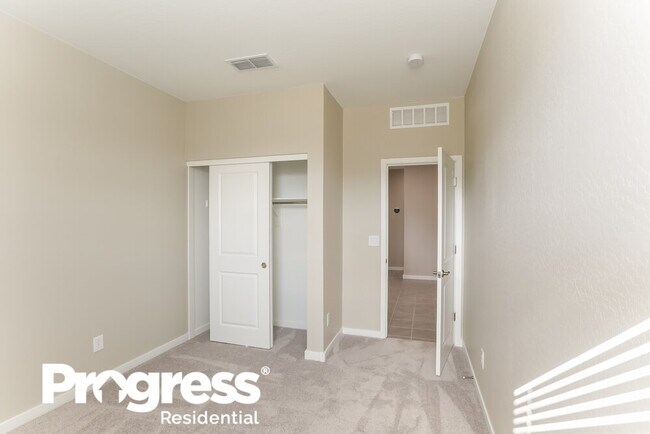 Building Photo - 4732 S 69th Ave
