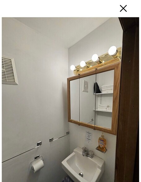Bathroom - 853 E Front St