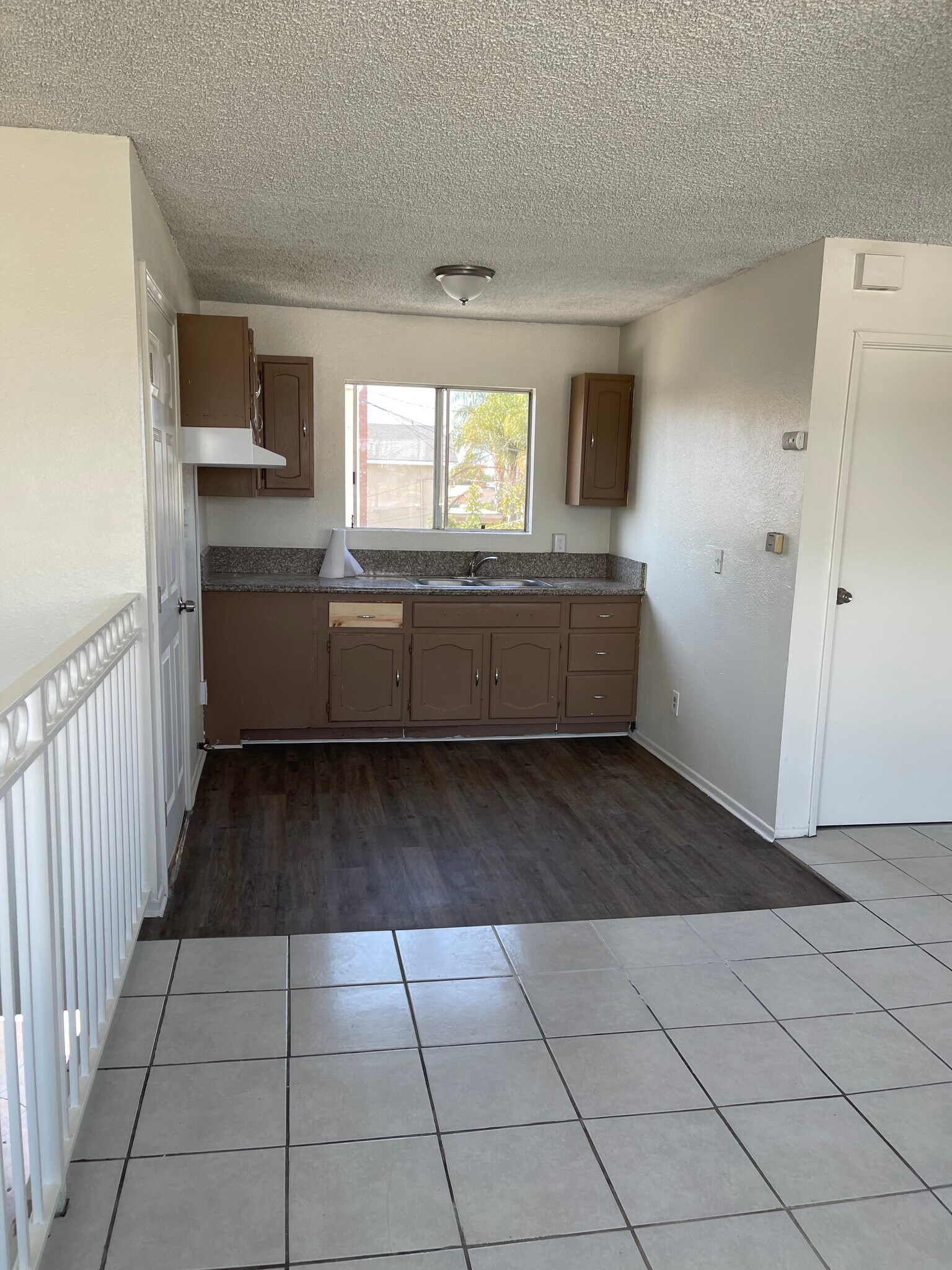 Building Photo - 3351 W 135th St