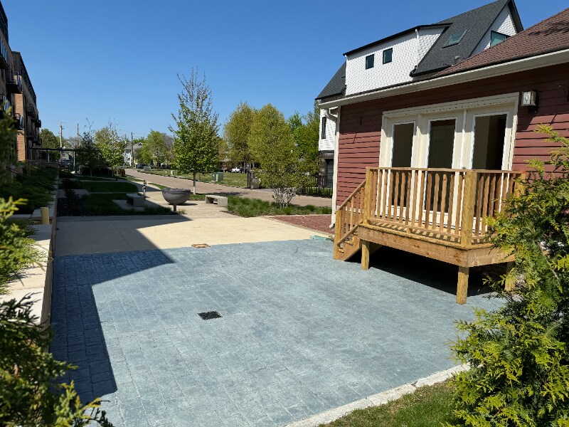 Building Photo - 814 N Park Ave