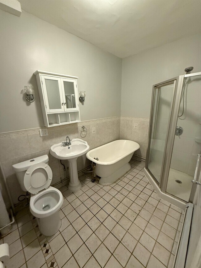 Building Photo - 41 Harmon St