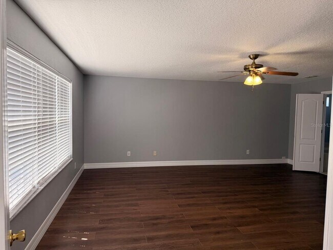 Building Photo - 5768 Los Palma Vista Dr