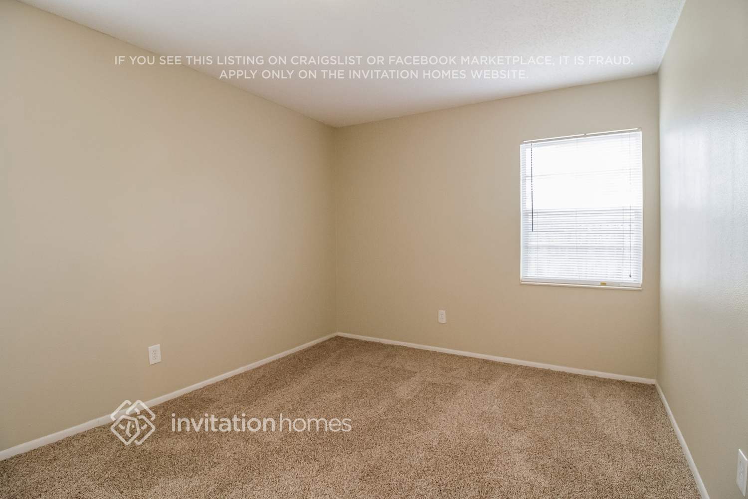 Building Photo - 1542 Canterbury Cir