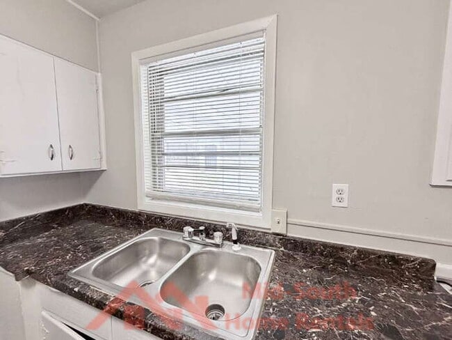 Building Photo - 3308 E Rosita Cir