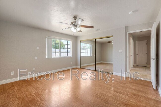 Building Photo - 71 E Palomar St