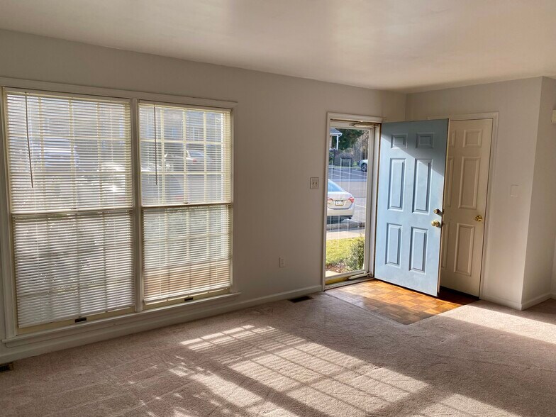 Building Photo - 1514 Ravena St