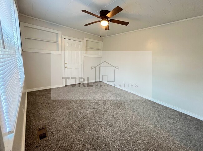 Building Photo - 809 S 11th St