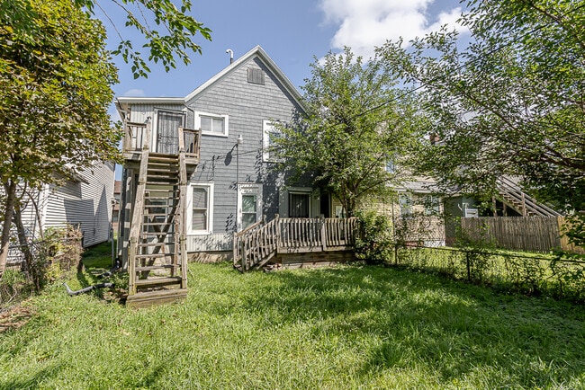 Building Photo - 734 Parker Ave