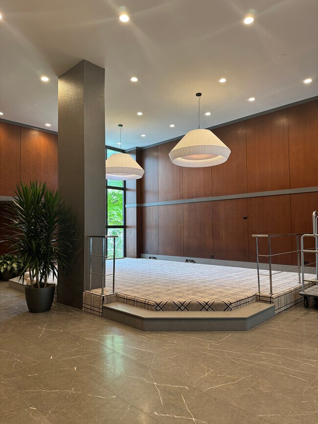 Building Photo - 5100 N Marine Dr