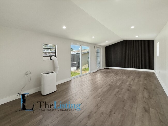 Building Photo - 4501 S Cortez Ave