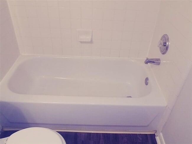 Building Photo - 211 Wild Buffalo Dr