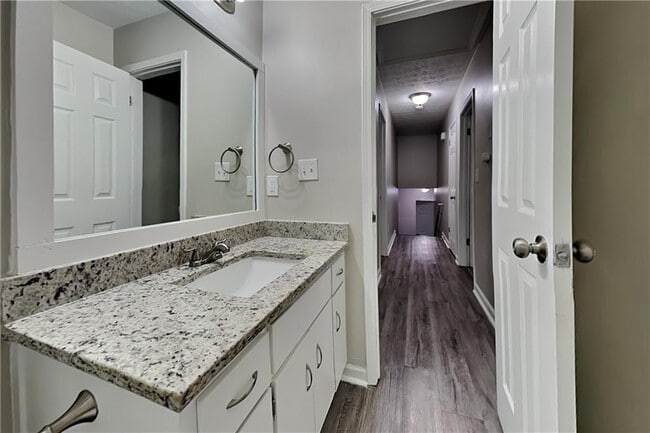 Building Photo - 2861 Hadrian Dr SW