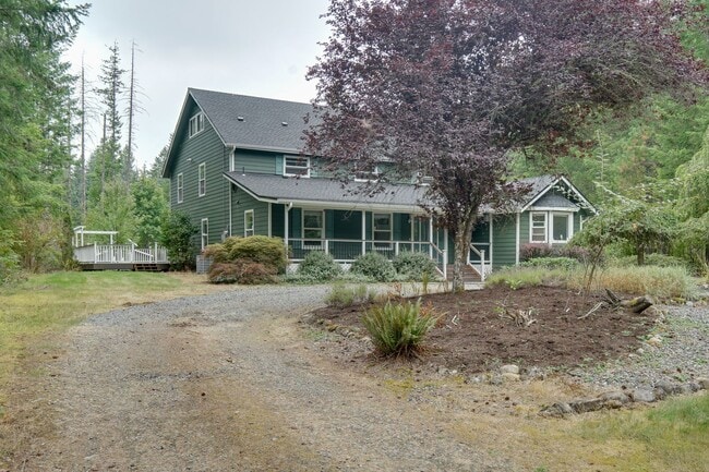 Building Photo - Ravensdale 3 Story, close to Lake Retreat,...