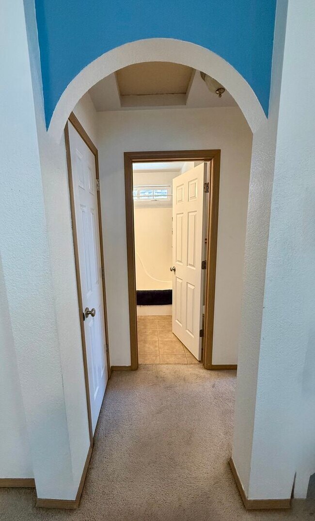 Building Photo - Pet-Friendly 2BR/2BA in Peaceful Canyon Creek Neighborhood